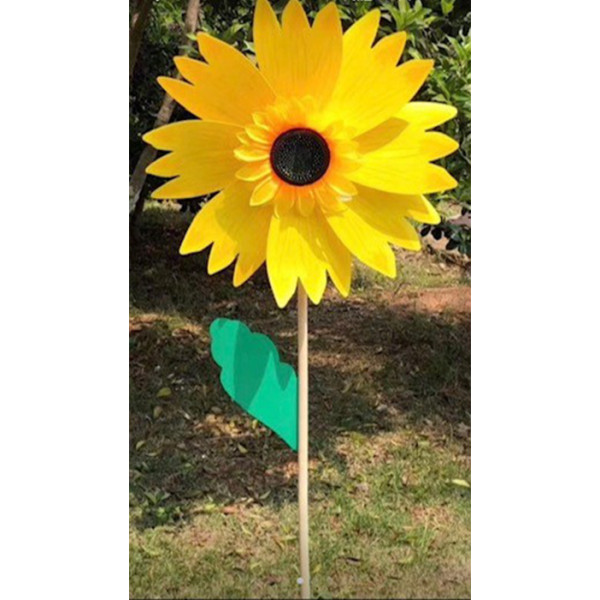 Wholesale Wooden pole Sunflower Windmill-Yard Windmill Spinning Flowers